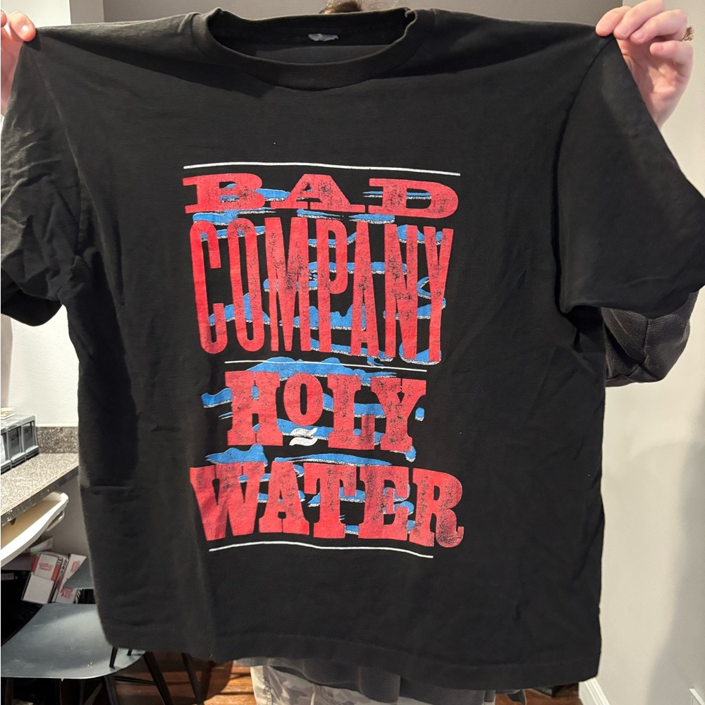 Single Stitch Black Graphic T-Shirt with Red and Blue Print